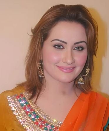 سابقہ اداکارہ نرگس نے امریکہ سے کاسموٹولجسٹ کی ڈگری حاصل کر لی