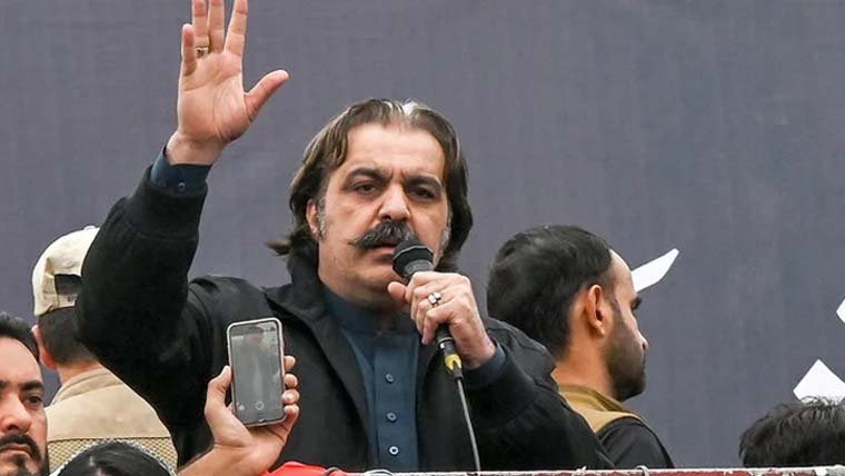 کارکنوں کو خطرے میں نہیں ڈال سکتے، واپسی کافیصلہ کیاہے، علی امین گنڈاپور
