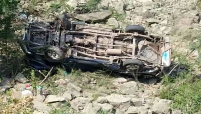 بس حادثے نے ہر آنکھ نم کر دی، 16 افراد زندگی کی بازی ہار گئے! واقعہ کہاں پیش آیا؟ جانیے