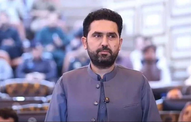 پی ٹی آئی احتجاج کے باعث خیبرپختونخوا کا پنجاب سے زمینی راستہ منقطع، پیٹرول کی قلت کا خدشہ
