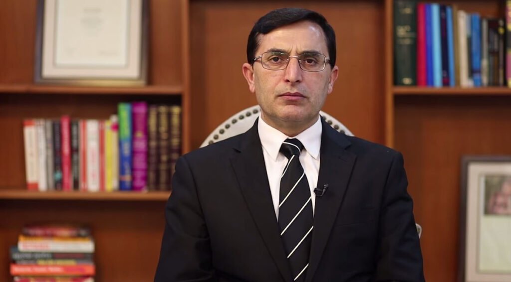 لانگ مارچ کا جواب ایمرجنسی یا گورنر راج نہیں ہونا چاہئے: بیرسٹر گوہر