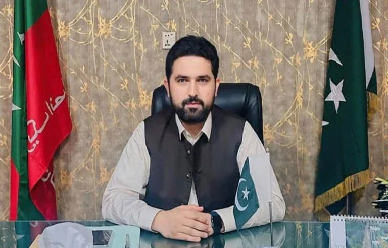 گورنر راج یا ایمرجنسی کی دھمکیوں سے اپنے مؤقف سے پیچھے نہیں ہٹوں گا، سہیل آفریدی