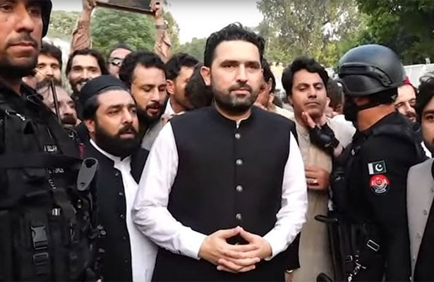 پی ٹی آئی کی لانگ مارچ کیلئے فنڈ ریزنگ مہم، اب تک 4 کروڑ روپے سے زائد رقم جمع ہوگئی