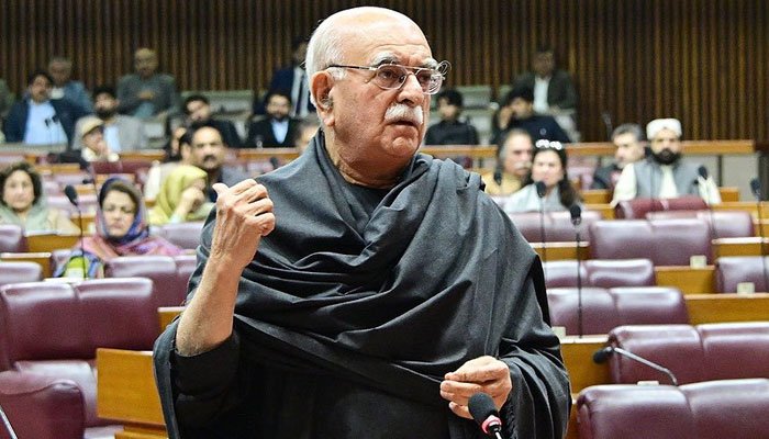 بندوق کا شوق بہت خطرناک ہے، الفاظ کے ہیر پھیر سے گڑ بڑ نہ کریں، محمود خان اچکزئی