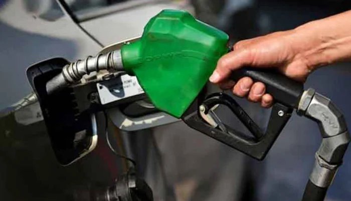 حکومت نے پیٹرول اور ڈیزل کی قیمتوں میں اضافہ کردیا