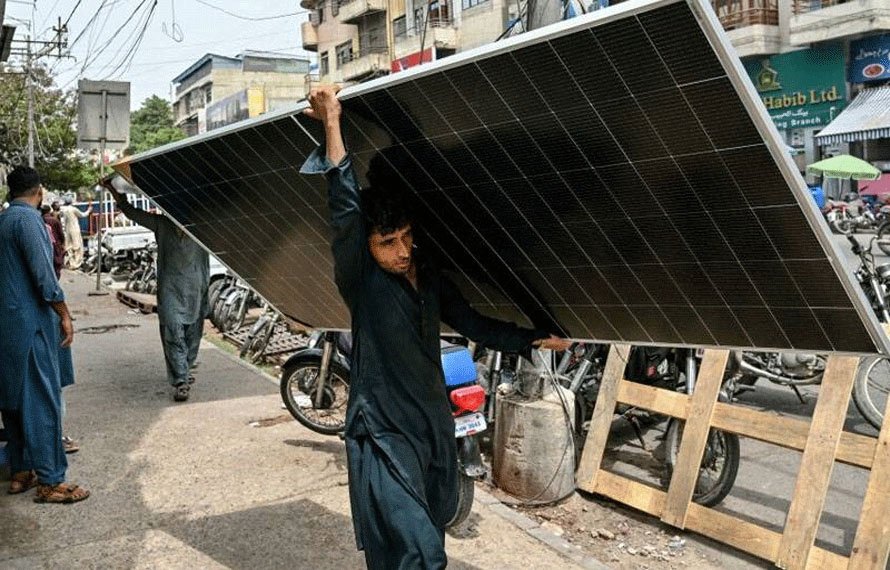 آج بروز جمعہ 11 ستمبر سولر پینلز کے نئے ریٹ سامنے آگئے