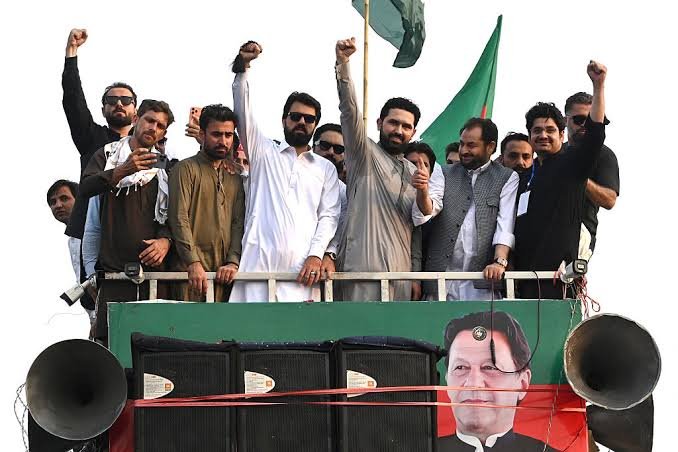 نہ یہ میرے لیڈر کو جھکا پائے نہ مجھے ڈرا پائیں گے، سہیل آفریدی