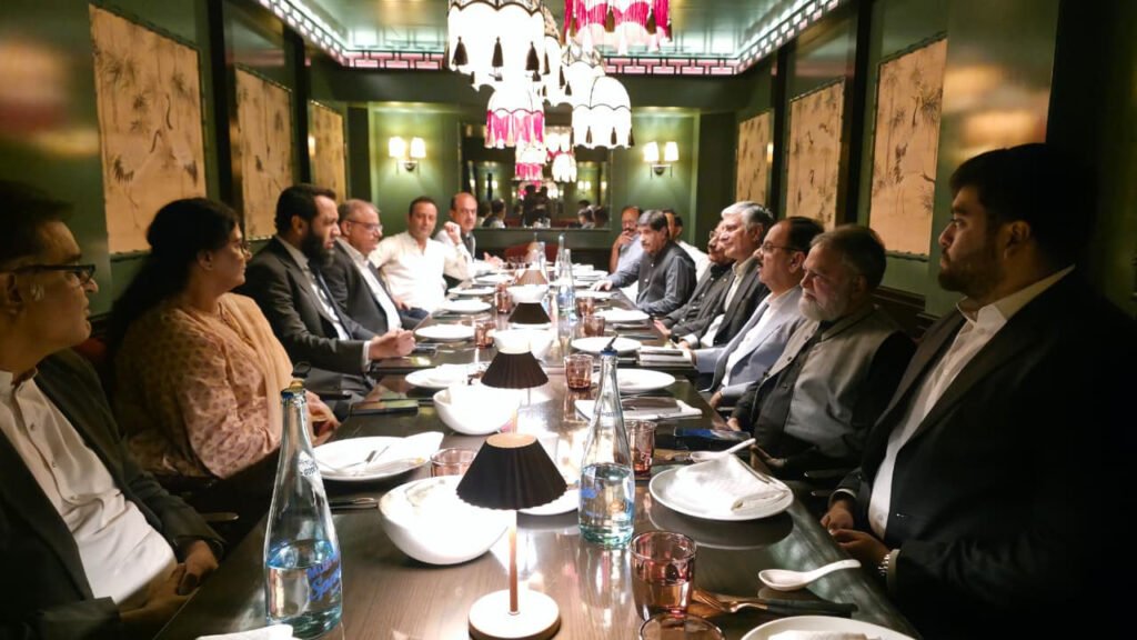 سی پی این ای کے اعزاز میں ظہرانہ، اخباری صنعت کے مسائل پر اہم گفتگو، وفاقی وزیر عطا تارڑ کی اہم یقین دہانی