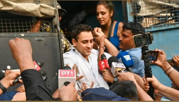 احتجاج کرنے پر عمران خان کوپولیس نے گرفتارکرلیا